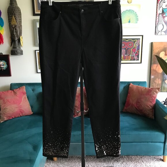 CHICO'S size 3.5 / 18 Tall Black So Slimming Girlfriend Slim Leg Ankle Jeans - Picture 1 of 5